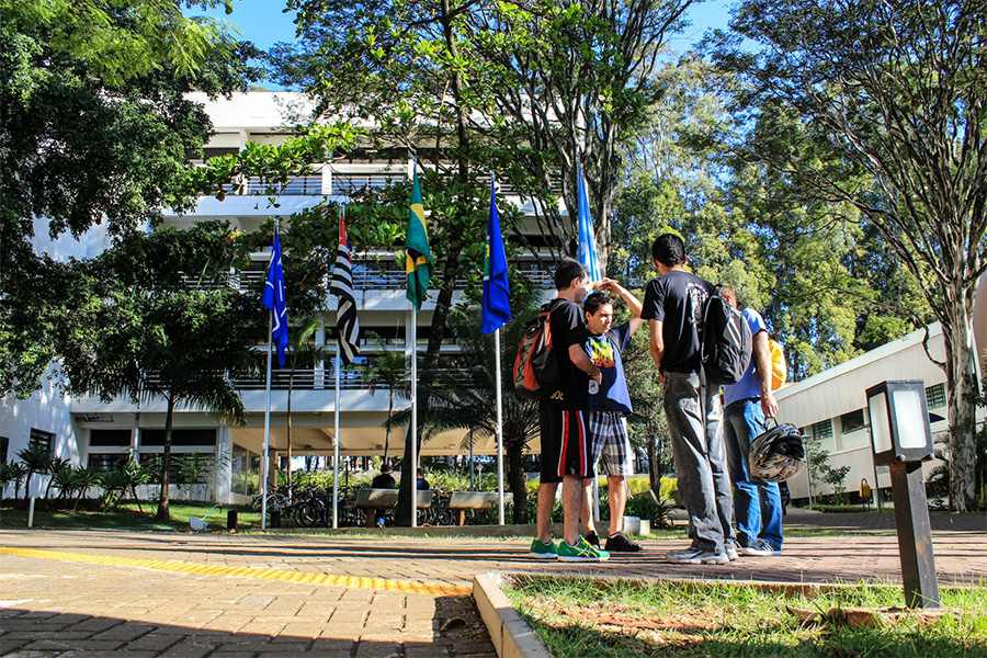 DESTAQUE Inscreva se em atividade de extensão para ensinar estatística e ciências de dados a estudantes do ensino médio