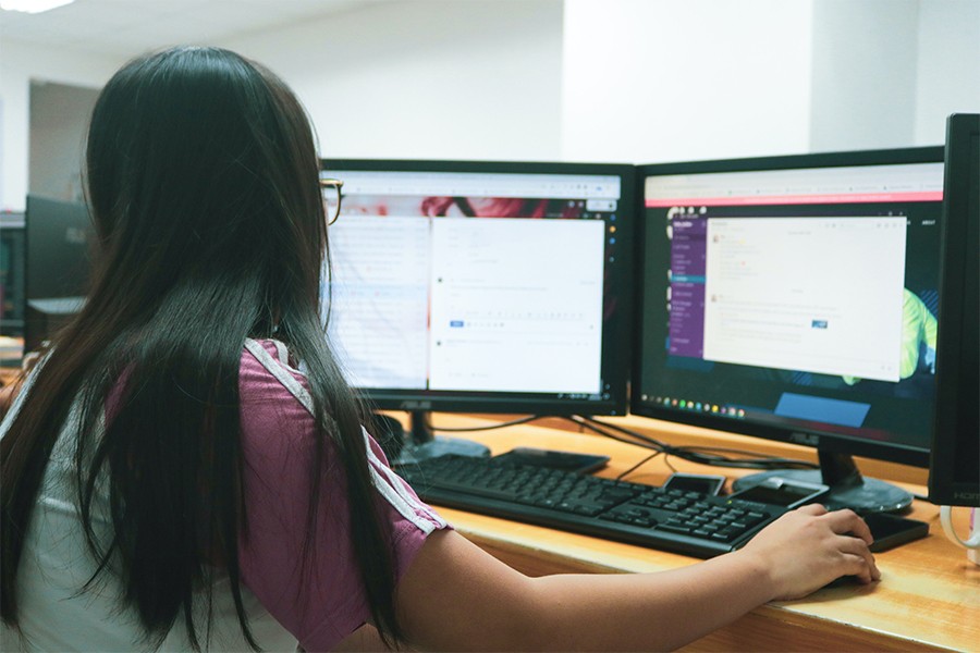 USP oferece curso de programação para garotas que cursam ou finalizaram recentemente o ensino médio