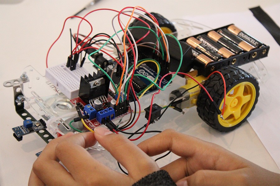 Ensino de programação e robótica em uma escola pública: projeto seleciona bolsistas