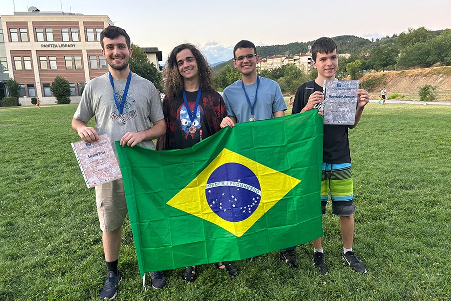 Grupo do ICMC conquista medalhas em competição internacional de matemática