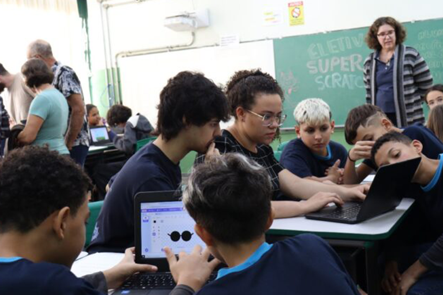 Inscreva-se em duas atividades extensionistas do ICMC: ensino de programação na educação básica e estímulo ao uso ...