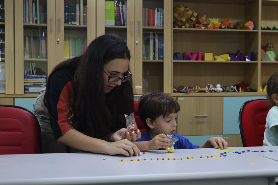 Criando vínculos  positivos com a matemática na infância: projeto da USP São Carlos transforma brincadeiras em exper...